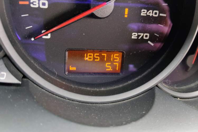 Used Porsche Cayenne 2007 Cayenne 3.6L Odometer Close Up