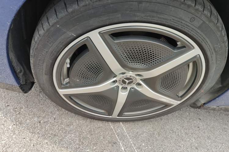 Used Mercedes-Benz EQE 2022 350 First Edition Special Version Left Front Wheel Hub