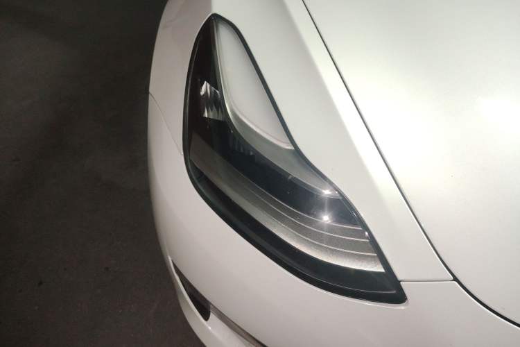 Used Tesla Model 3 2019 Long-Range Rear-Wheel-Drive Version
