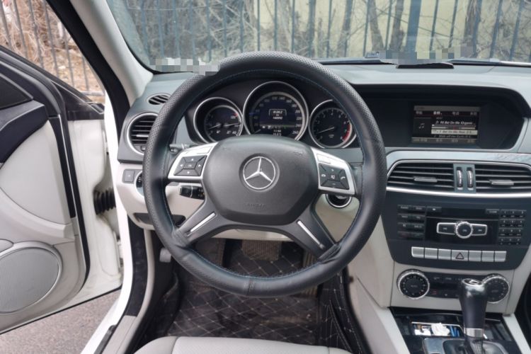 Used Mercedes-Benz C-Class 2013 C 180 CGI Classic Steering Wheel