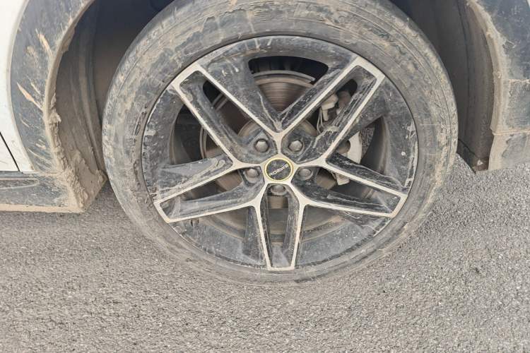 Used Roewe RX5 2022 330TGI Automatic National Style Edition Right Front Wheel Hub