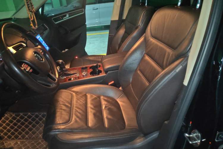 Used Volkswagen Touareg 2011 3.0 TSI Comfort Version