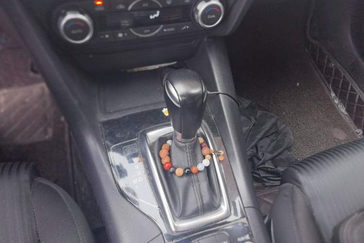 Used Mazda 3 Axela 2014 Sedan 1.5L Automatic Luxury Model
