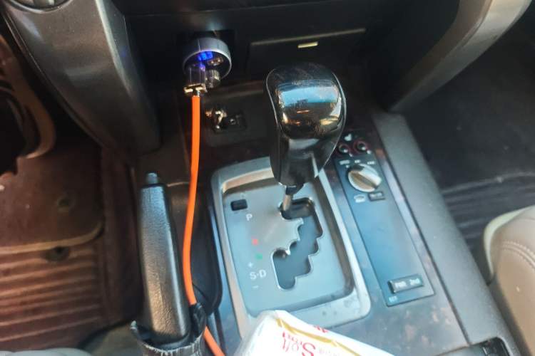 Used Toyota Land Cruiser 2010 4.7L Automatic VX Gear Lever