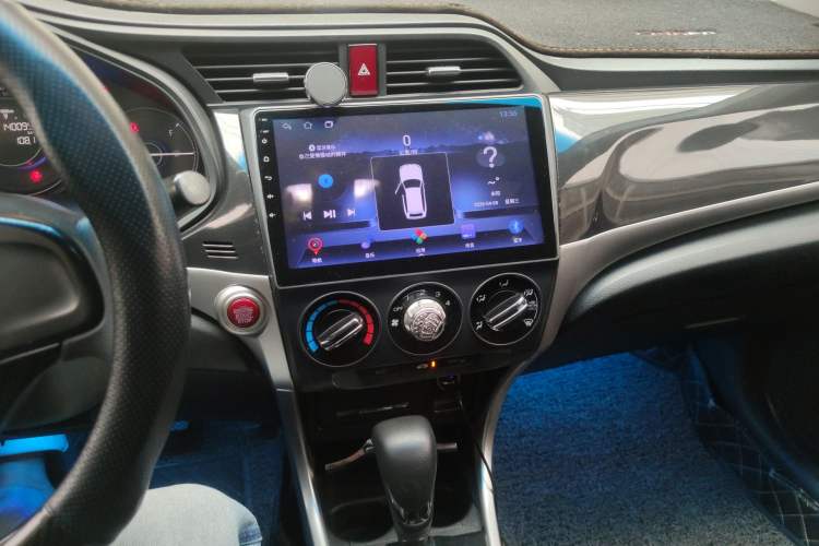 Used Honda Crider 2013 1.8L automatic luxury edition Audio And AC Panel