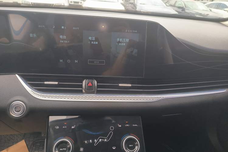 Used Bestune B70 2023 Third Generation 1.5T Automatic Enjoyment Version 70th Anniversary Edition Audio And AC Panel