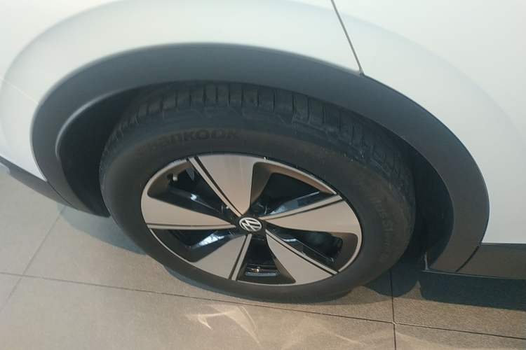 Used Volkswagen ID.4 X 2025 Smart Version Pure & Intelligent Enjoyment Edition Right Rear Wheel Hub