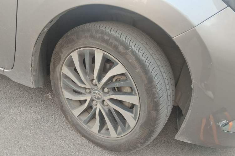 Used Toyota Corolla 2016 Dual-Engine 1.8L E-CVT Elite Edition