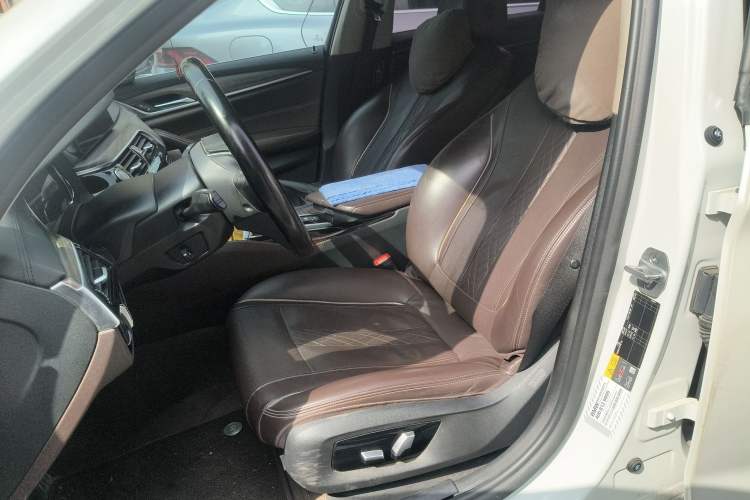 Used BMW 5 Series New Energy 2018 530Le Luxury Package Left Front Seat