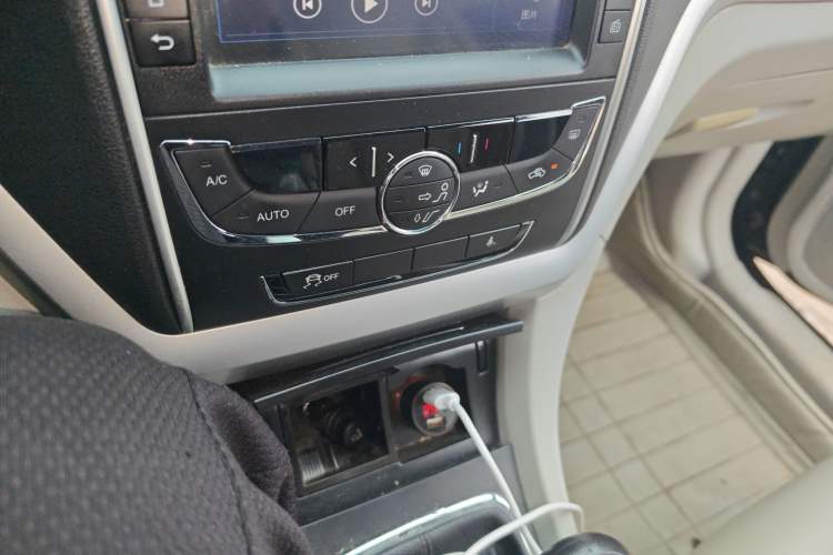 Used Geely Auto Emgrand 2016 Sedan 1.5L Manual Luxury Model