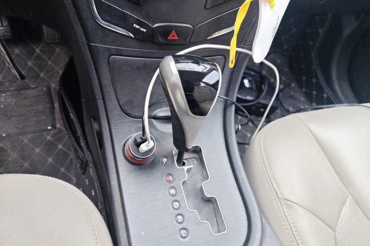 Used GAC Trumpchi GA3S Vision 2014 1.6L Automatic Luxury ESP Version Gear Lever