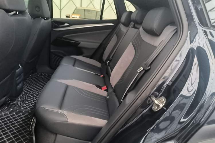 Used Volkswagen ID.4 CROZZ 2022 Long-Range Lite PRO Edition Left Rear Seat