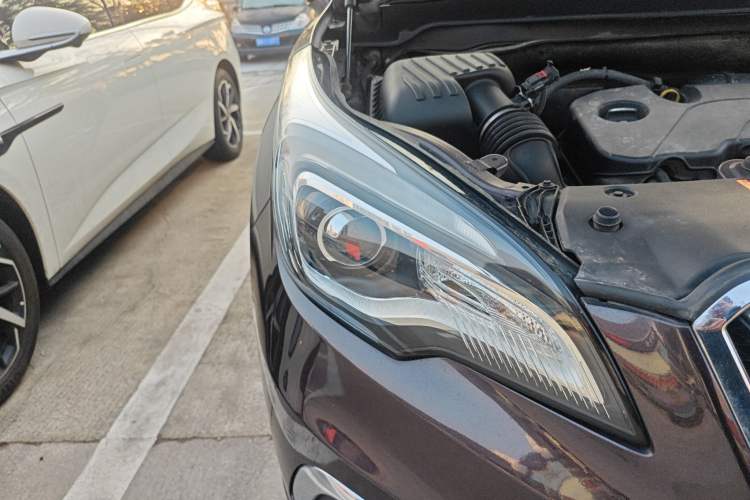 Used Buick Envision 2016 20T Two-Wheel-Drive Elite Model Right Front Headlight