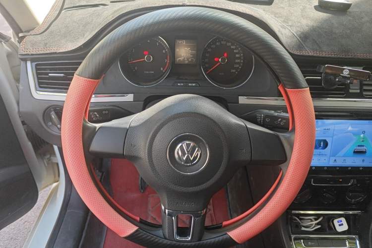 Used Volkswagen Bora 2014 1.6L Manual Fashion Edition Steering Wheel