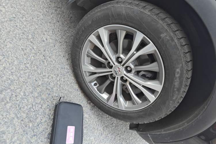 Used Buick Envision 2021 Encore Plus 652T Five-Seat Luxury Model Exterior 1