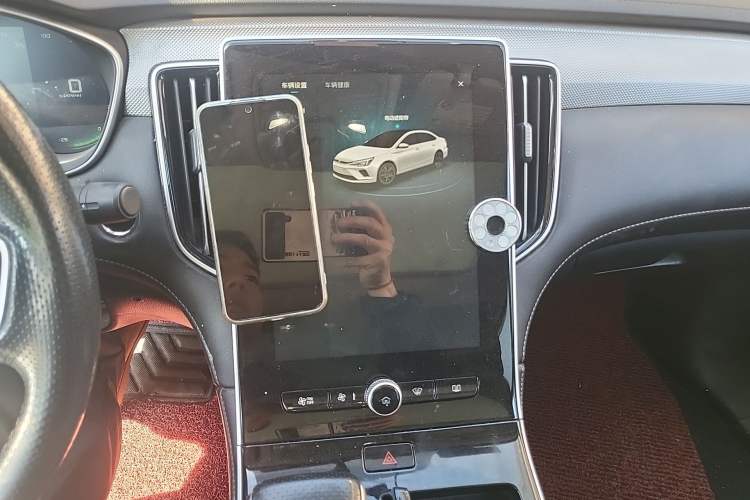 Used Rising ER6 2021 New Dynamic Edition 520km Smart Leading Version
