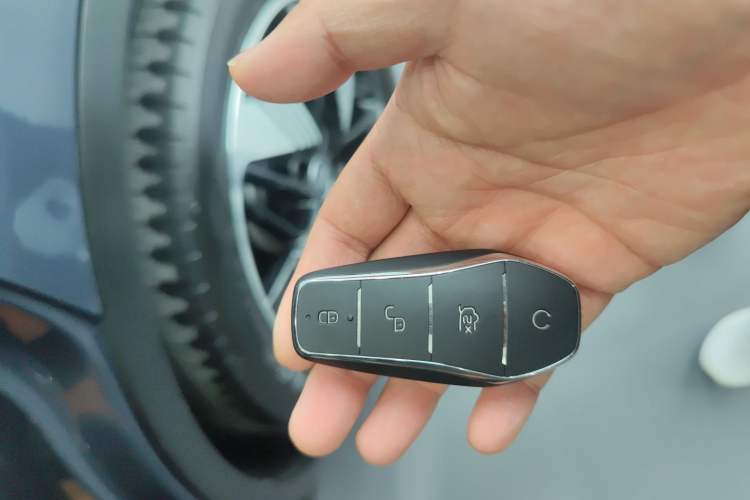 Used BYD Tang New Energy 2022 DM-i 252km Luxury Model Vehicle Key