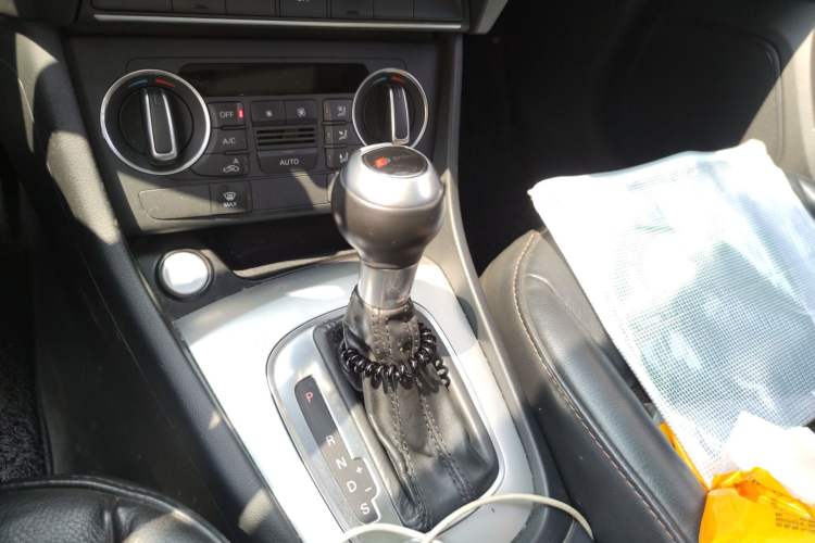 Used Audi Q3 2018 30th Anniversary Edition 30 TFSI Fashion Model Gear Lever