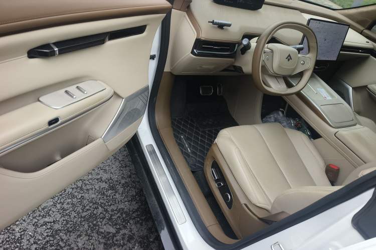 Used Hyptec HT 2023 670 Rear-Drive Ultra-High Voltage Version
