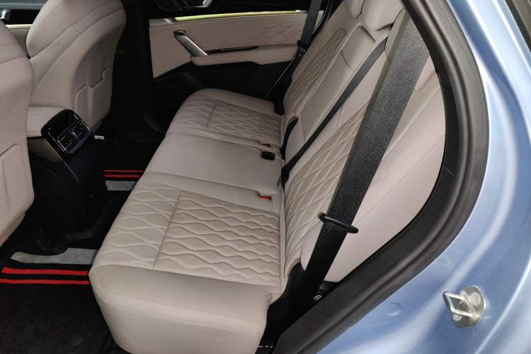 Used BYD Tang New Energy 2024 DM-i Glory Edition 112KM Flagship Model
