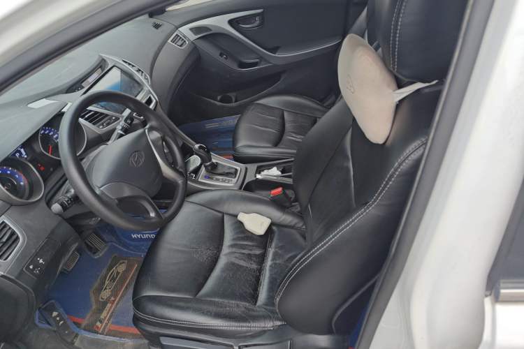 Used Hyundai Elantra (5th Generation / Langdong) 2016 1.6L Automatic Smart Version