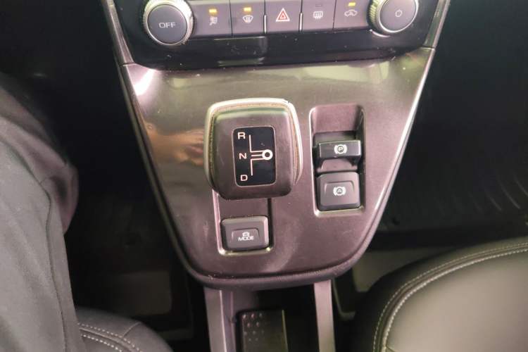 Used ORA iQ 2018 High-Range Version Smart Connectivity Model