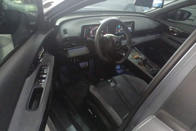 Used GAC Trumpchi EMPOW 2023 400T Automatic R PRO Driver Seat