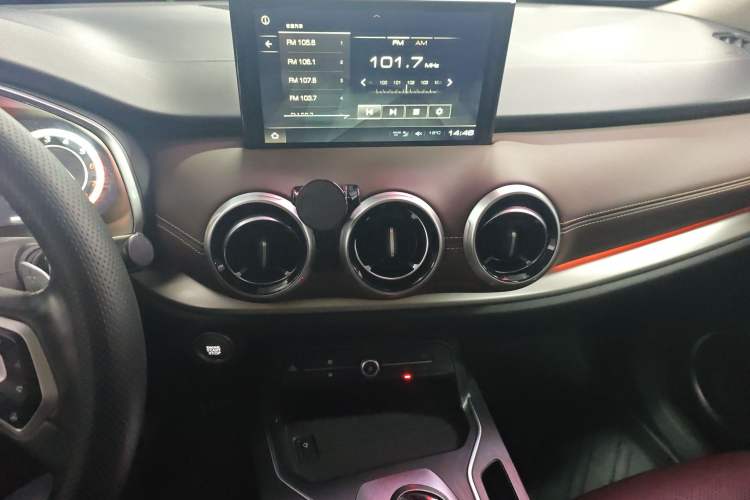 Used Wey VV6 2018 2.0T Two-Wheel Drive Flagship Version China V Standard
