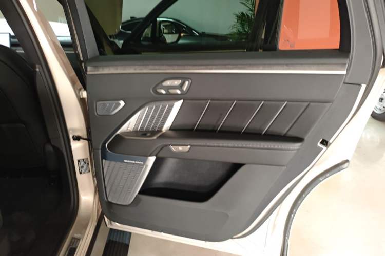 Used ONVO Luxeed L90 2025 Model—Ultra Six-Seater Version