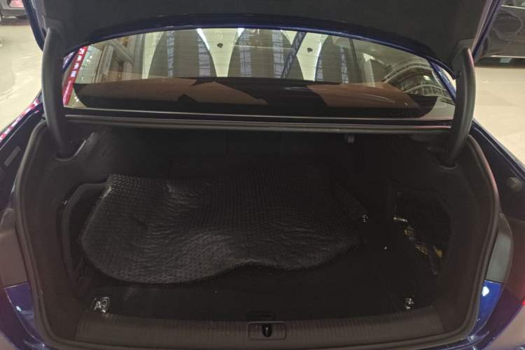 Used Audi A4L 2018 30th Anniversary Edition 40 TFSI Fashion Model
