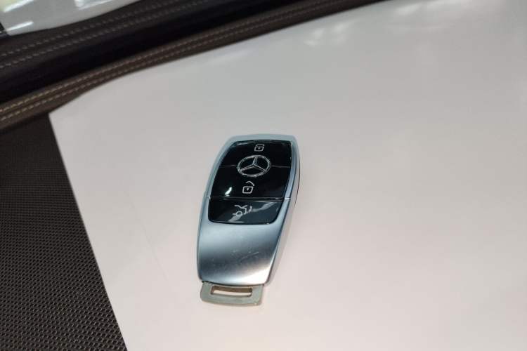 Used Mercedes-Benz E-Class 2023 Updated E 300 L Luxury Edition Vehicle Key