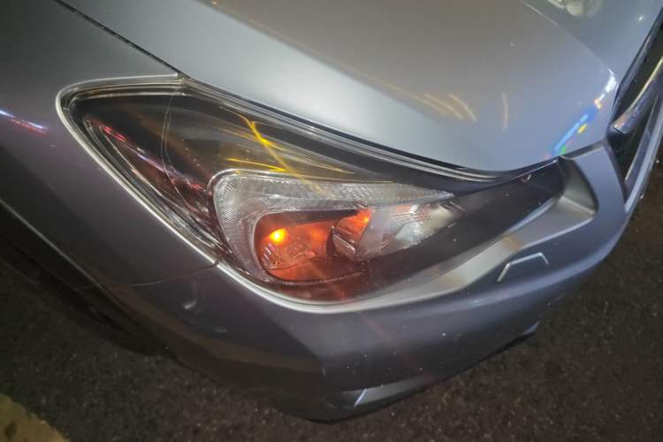 Used Subaru XV 2014 2.0i Luxury Navigation Edition Right Front Headlight