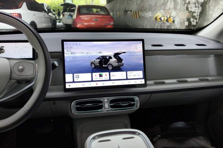 Used Leapmotor B10 2025 510 LiDAR Version Audio And AC Panel