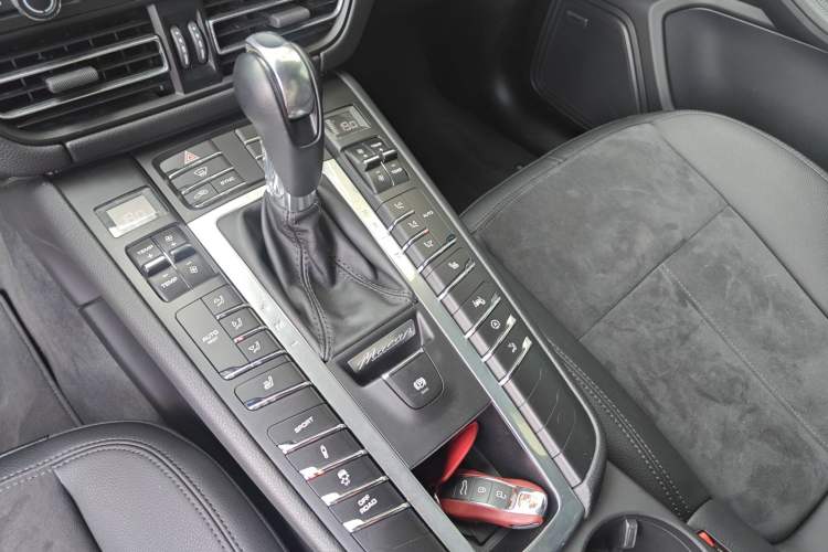 Used Porsche Macan 2018 Macan 2.0T