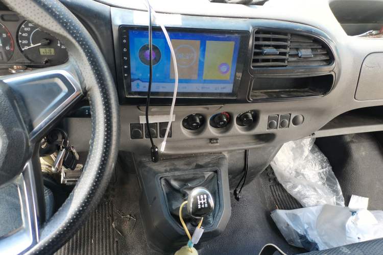 Used JMC Transit 2017 2.8T Commercial Version Short Wheelbase Mid-Roof 6/7/8-Seater JX493