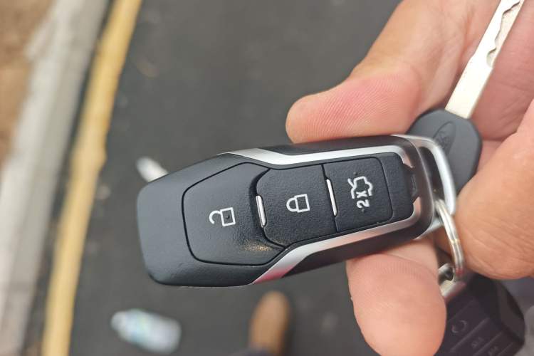 Used Ford Edge 2016 EcoBoost 245 Two-Wheel-Drive Titanium 7-Seater