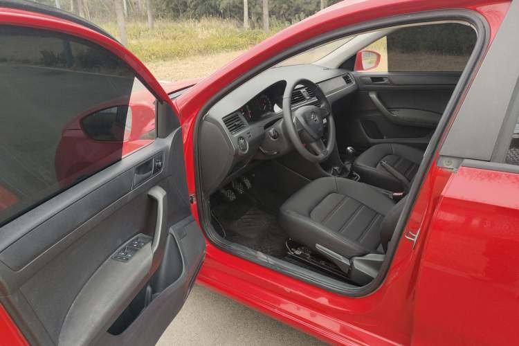 Used Skoda Rapid Spaceback 2014 1.6L Manual Enjoyment Edition