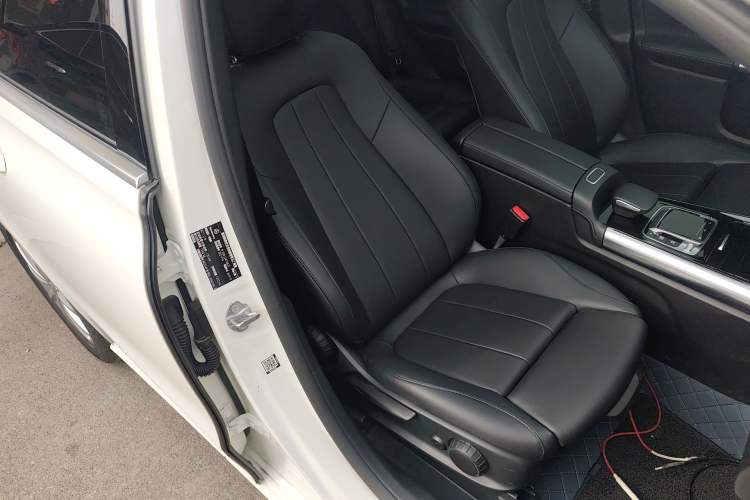 Used Mercedes-Benz B-Class 2020 B 200 Fashion Model Right Front Seat