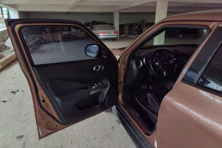 Used Infiniti ESQ 2014 1.6L Spontaneous Edition
