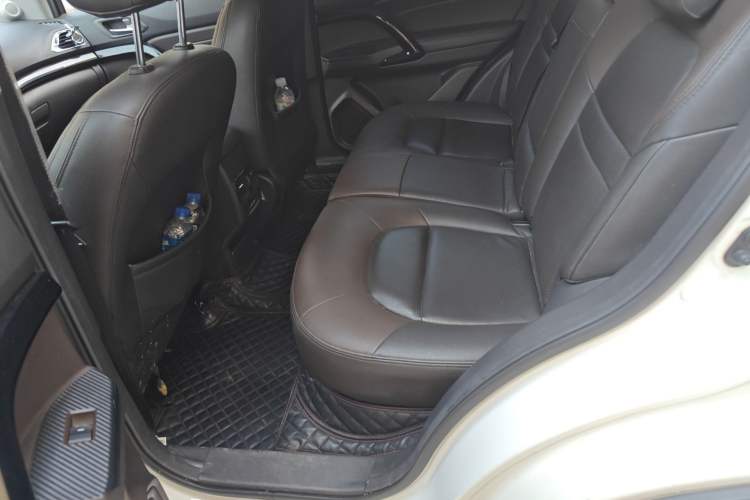 Used GAC Trumpchi GS4 2017 235T G-DCT Two-Wheel Drive Luxury Edition Left Rear Seat