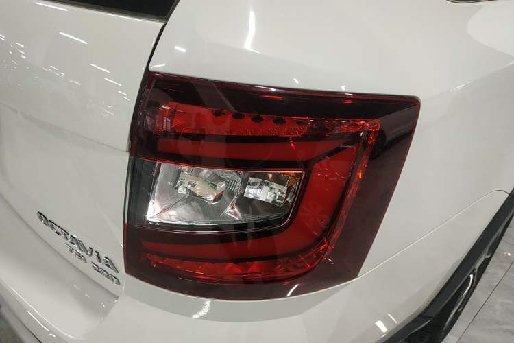 Used Skoda Octavia 2019 TSI280 DSG Luxury Edition Station Wagon China VI Standard