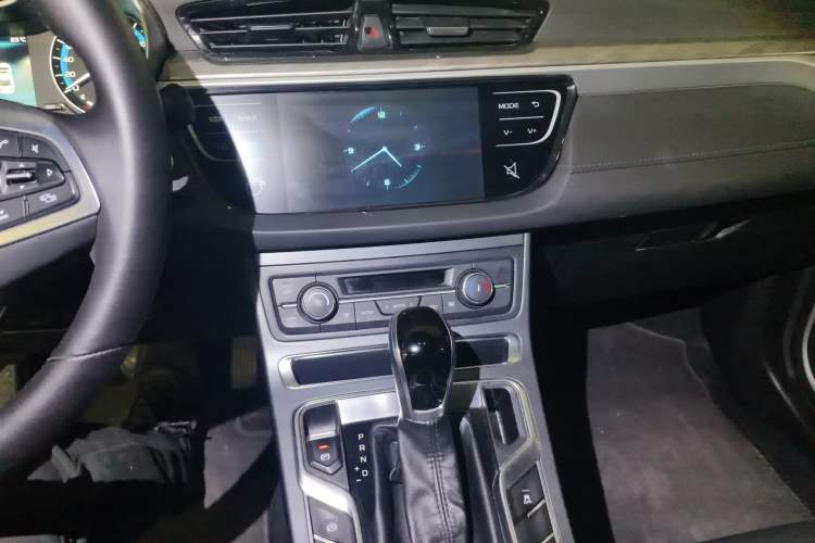 Used Geely Auto Emgrand 2019 Leading Edition 1.5L CVT Luxury Model China VI Standard Audio And AC Panel