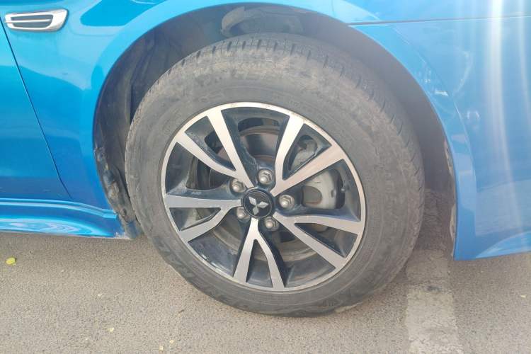 Used Mitsubishi Lancer EX 2015 1.8L CVT ZhiShang Edition China IV Standard