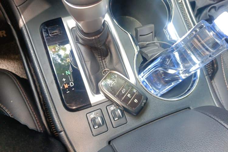 Used Toyota Highlander 2018 2.0T Four-Wheel Drive Prestige Version 7 Seats China VI Standard
