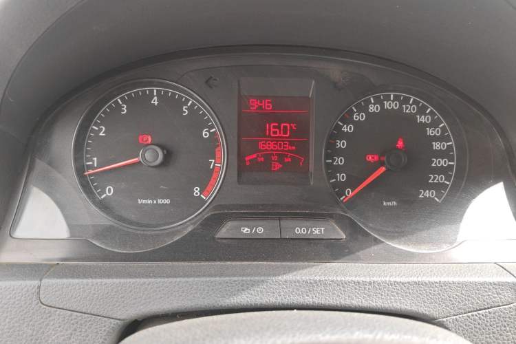 Used Volkswagen Santana 2015 1.6L Manual Fashion Edition
