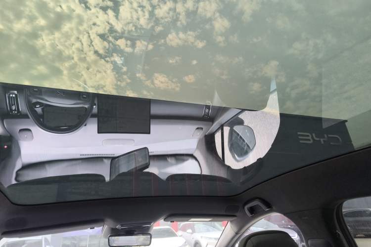 Used XPeng P7+ 2024 Long-Range Max Headliner