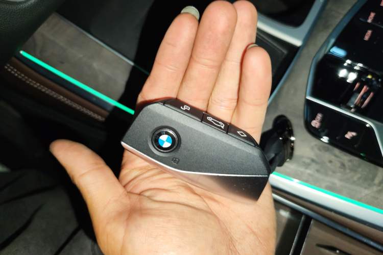 Used BMW X5 2023 xDrive 30Li Luxury M Sport Package
