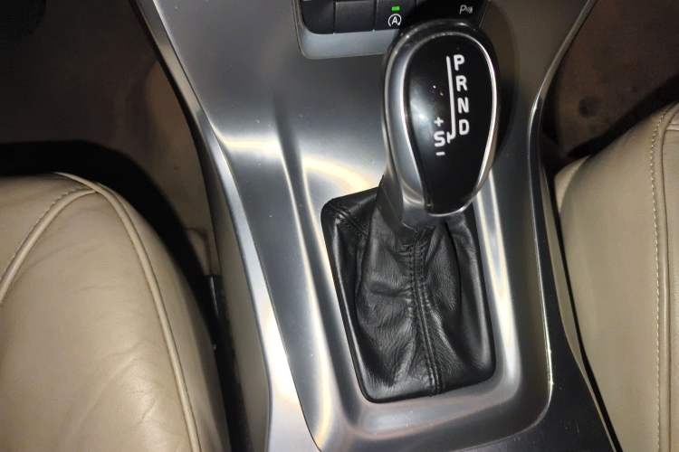 Used Volvo S80L 2014 2.0T T5 Intelligent Luxury Edition