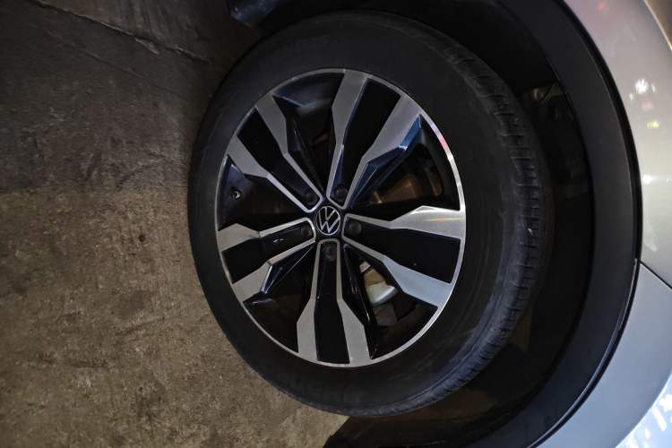 Used Volkswagen Tiguan L 2022 330TSI Automatic Two-Wheel Drive R-Line Enhanced Edition