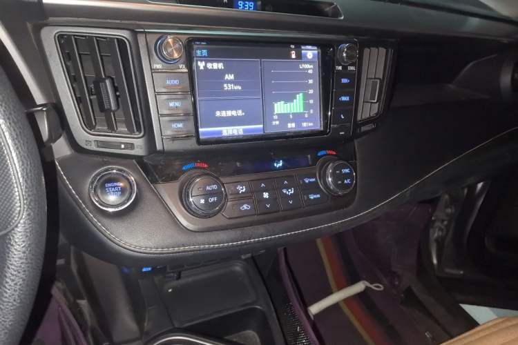 Used Toyota RAV4 2019 2.0L CVT Two-Wheel Drive Fashion X Limited Edition China VI Standard
